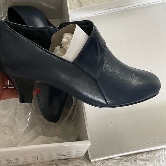 Aj Valencia booties nwt - Picture 2 of 9